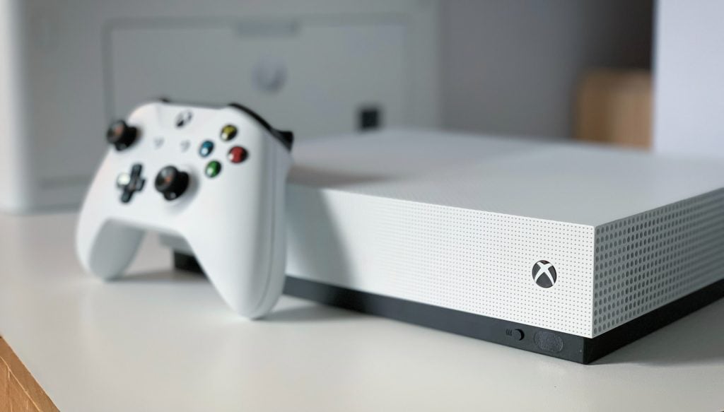 Xbox One Turns On by Itself